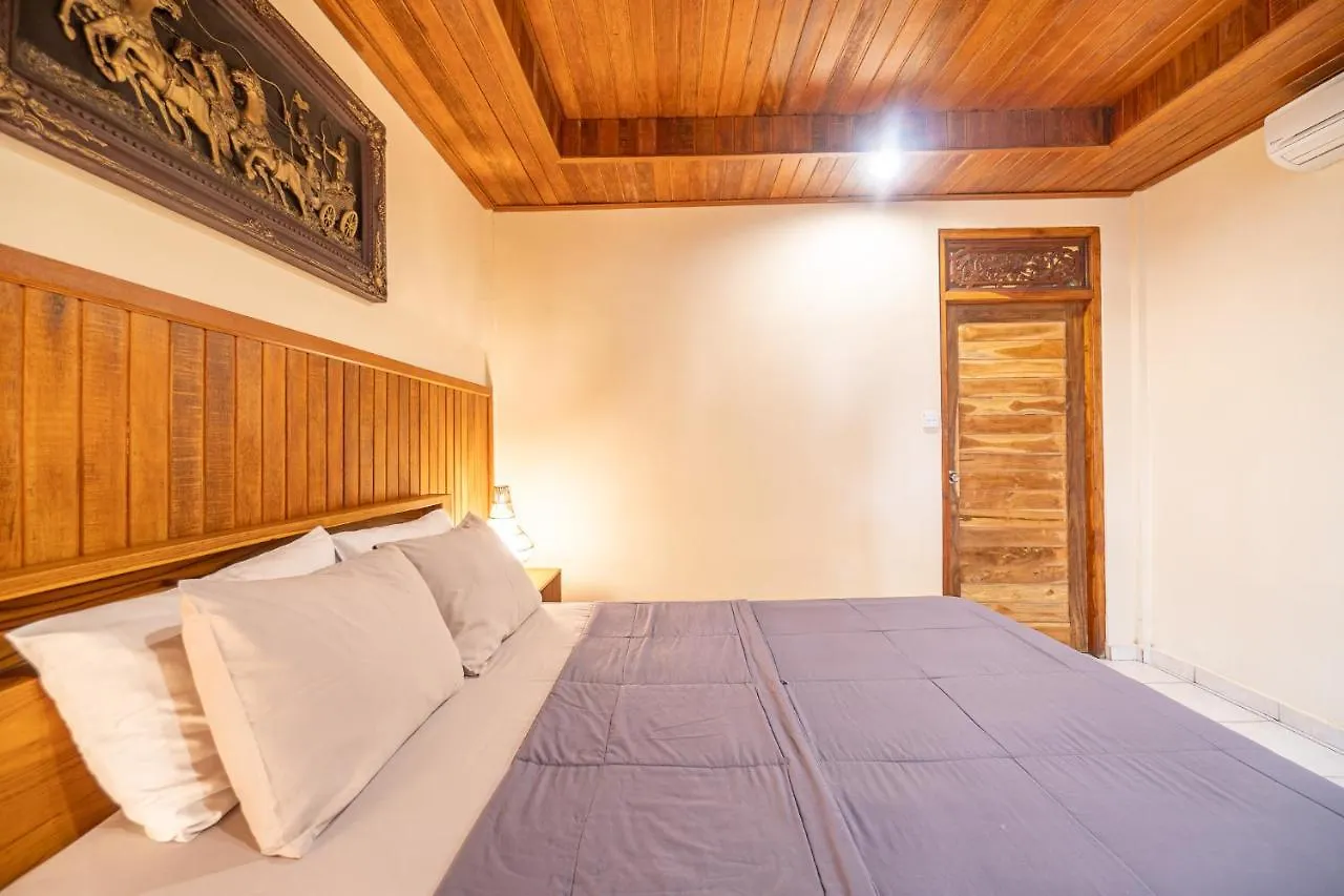 Hotel Kembang Kuning Uluwatu 2*,