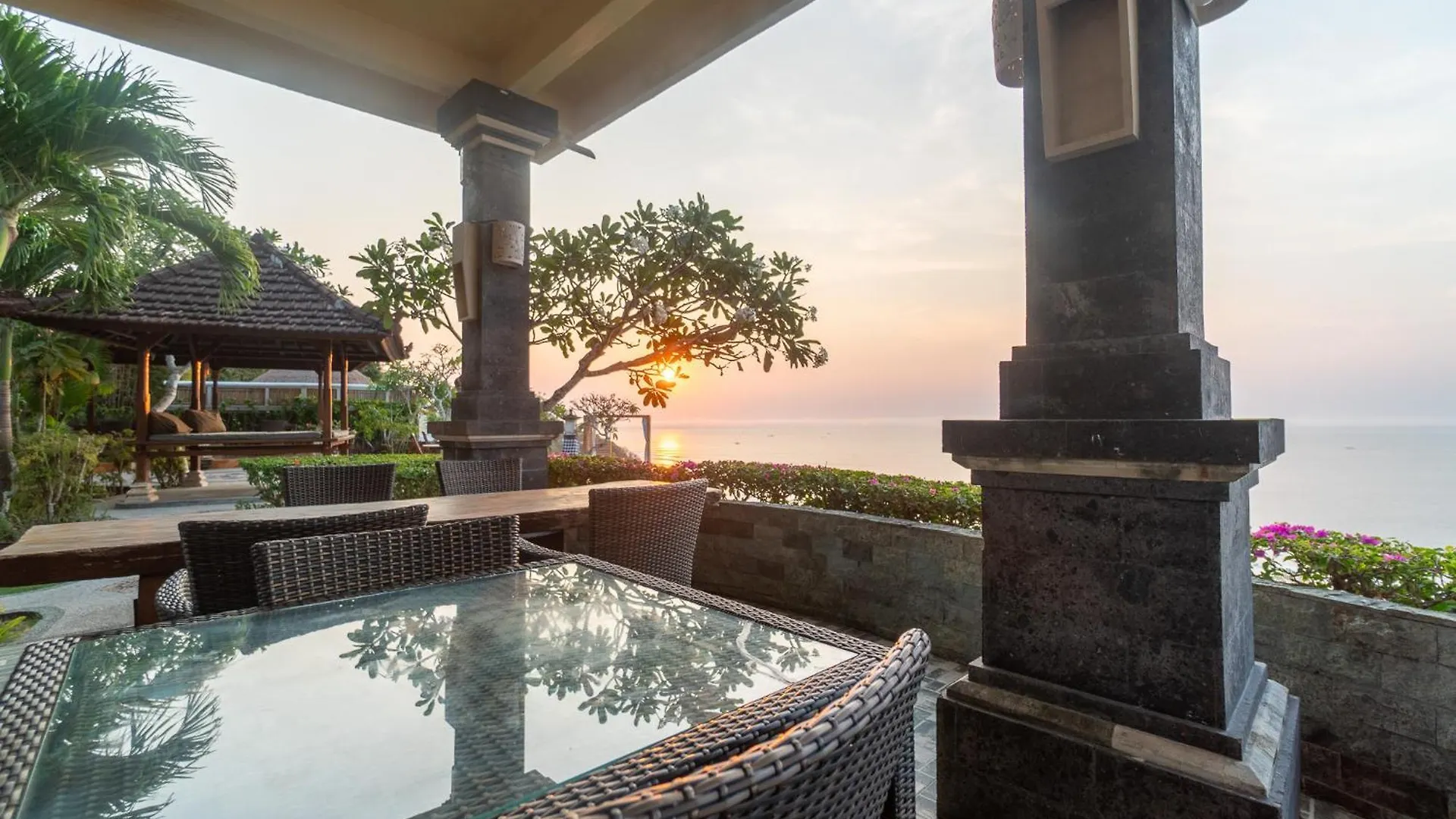 Hotel Kembang Kuning Uluwatu Indonesia