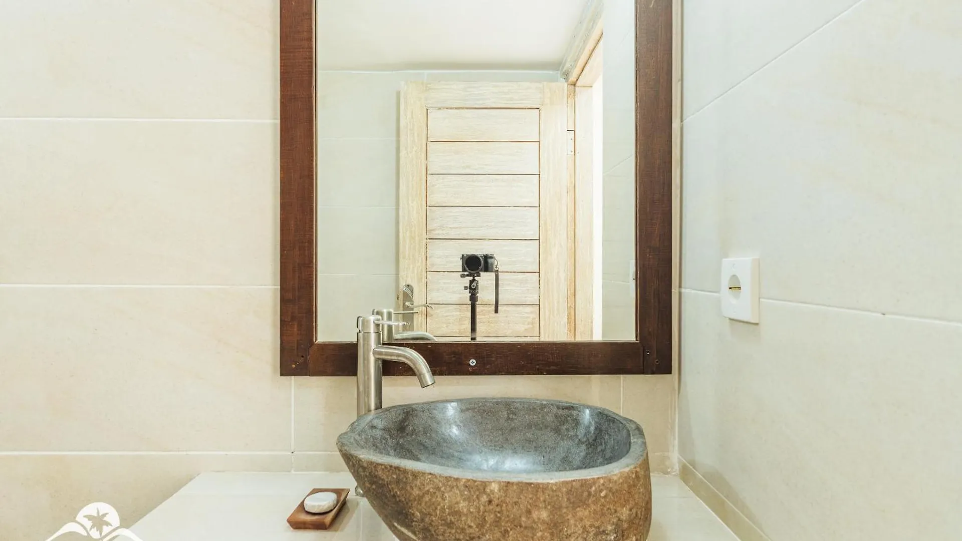 Hotel Kembang Kuning Uluwatu